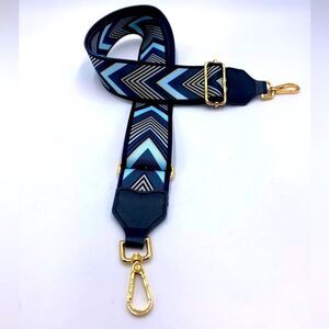 Cool Blue White Chevron Pattern Replacement Adjustable Purse Or Crossbody Strap
